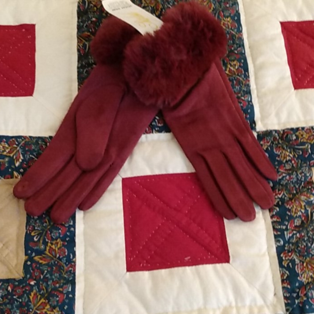 NWT Women's new stylish gloves
